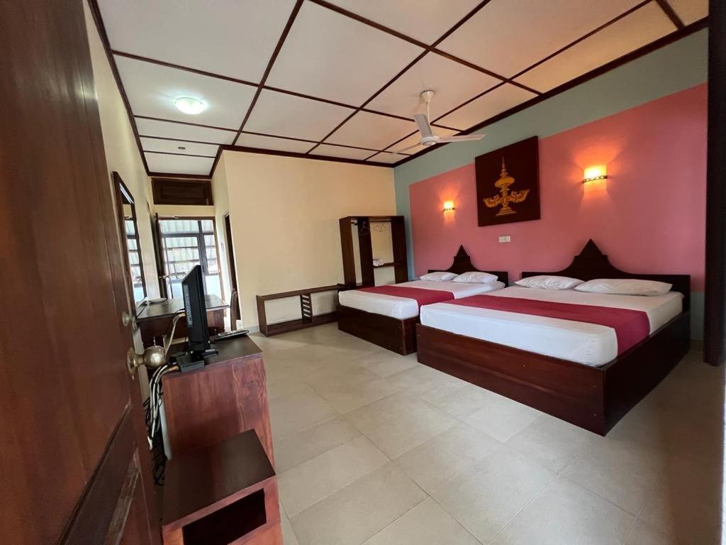 The Triangle Hotel Anuradhapura Habitación foto