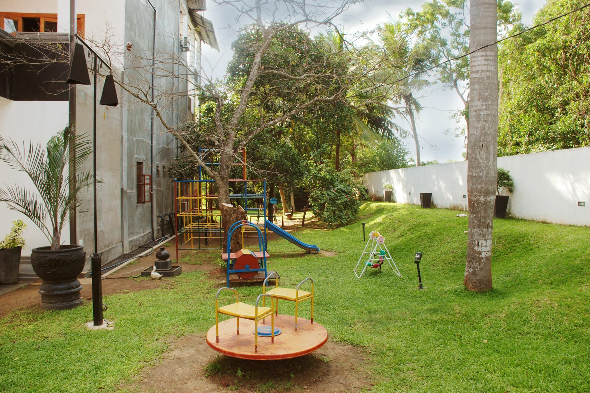 The Triangle Hotel Anuradhapura Exterior foto